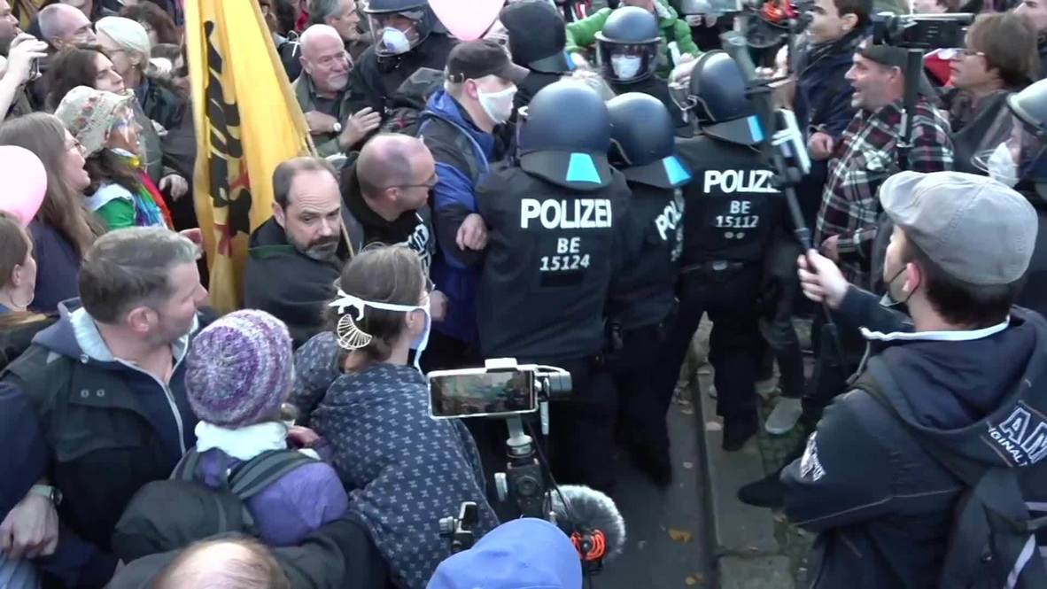 Germany: Scores arrested amid scuffles at Berlin anti-COVID restrix rally