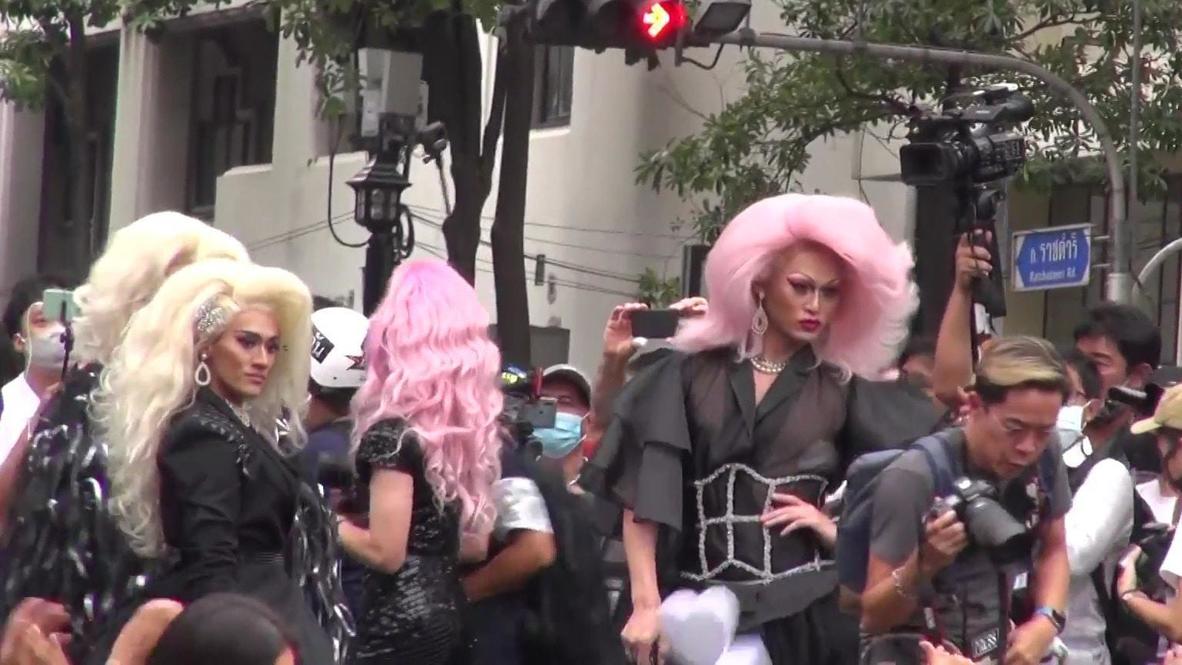 Thailand: Thousands of anti-govt protesters call for PM to resign in Bangkok
