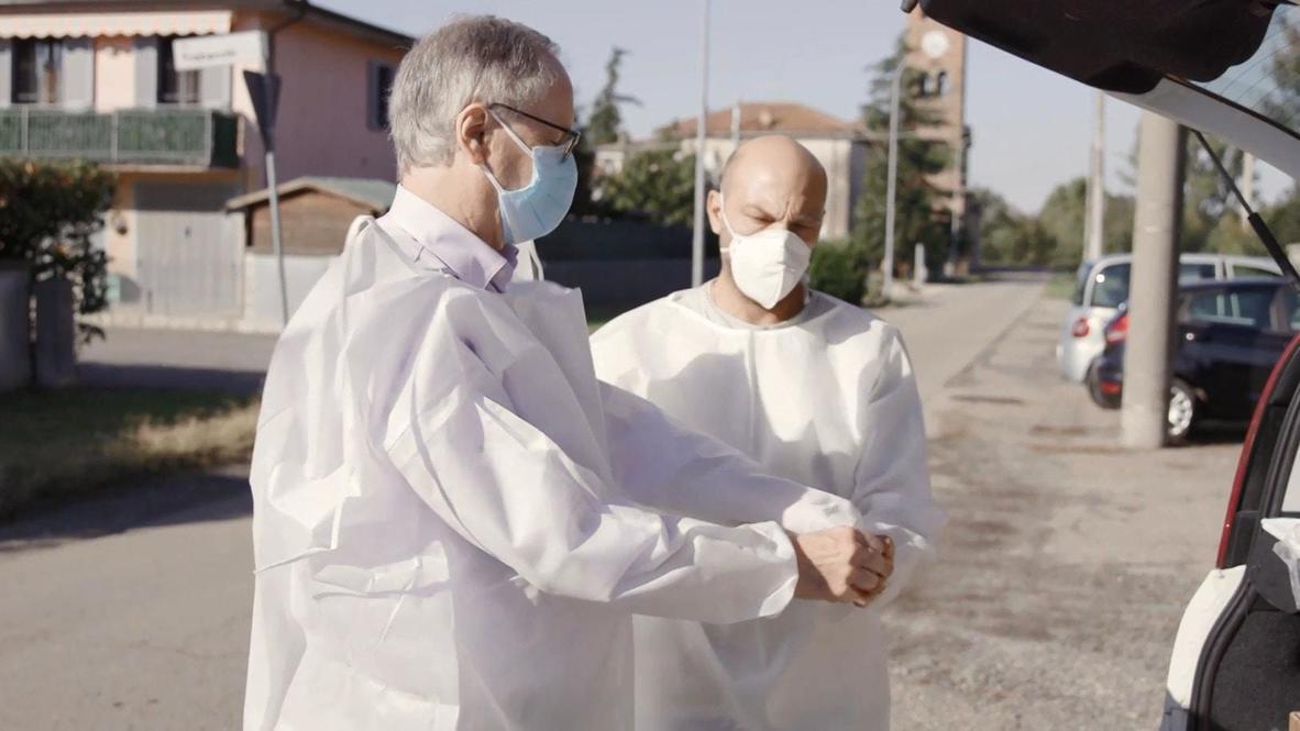 Italy: Doctor aims for the ‘humanisation of medicine’ as he resumes home treatment of COVID patients