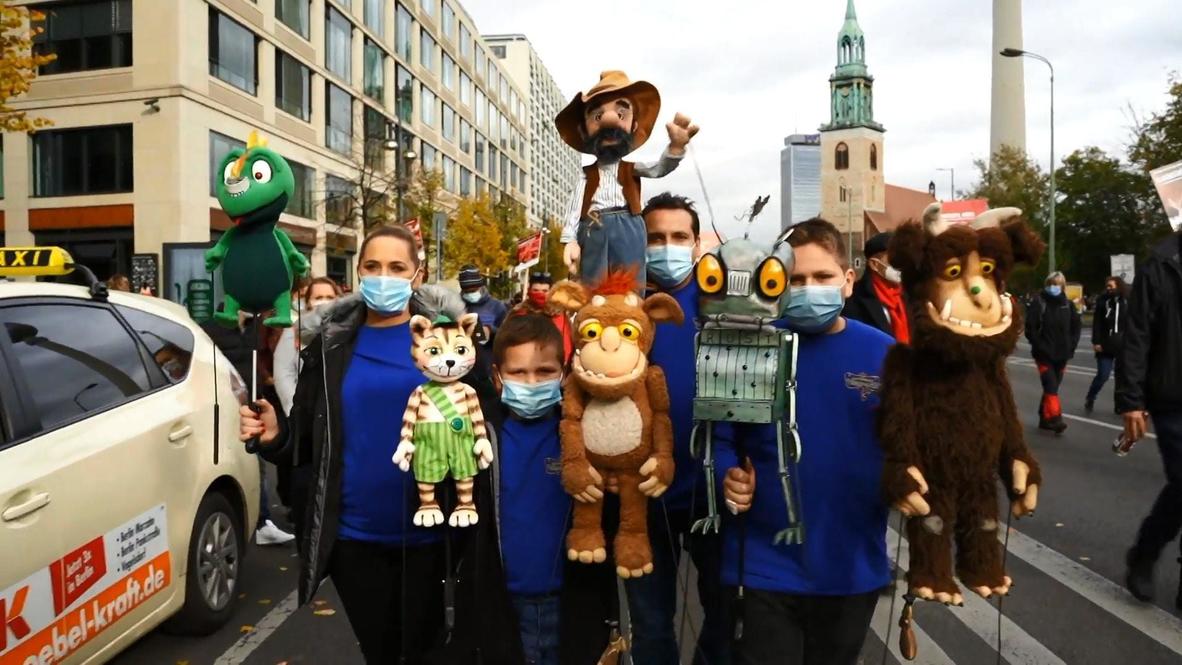 Alemania: Manifestantes marchan en Berlín para exigir ayuda para la industria del entretenimiento