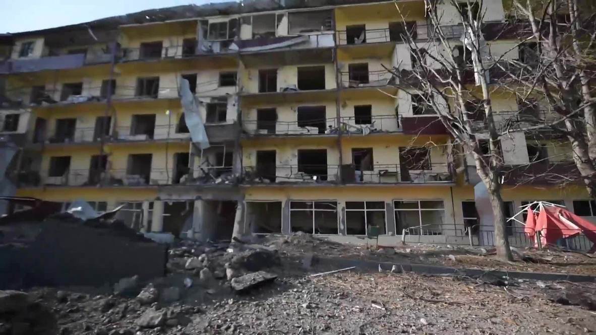 Нагорный Карабах: В ходе обстрела Шуши пострадал жилой дом напротив собора Казанчецоц