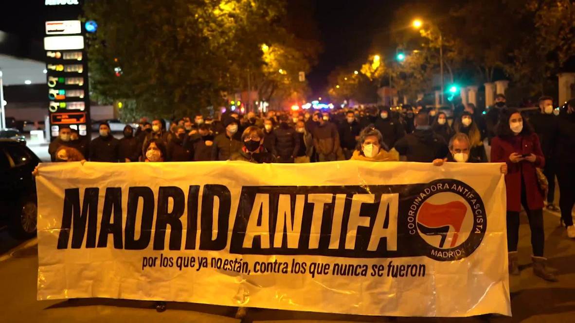 إسبانيا: مئات المناهضين للفاشية ينظمون مسيرة في مدريد في ذكرى وفاة فرانكو