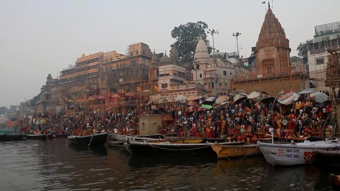 Worshippers gather on Ganges bank to celebrate Chhath Puja despite COVID-19 concerns