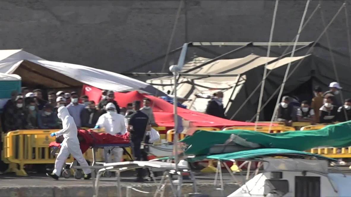Spain: Migrants continue to arrive at port of Arguineguin in Gran Canaria