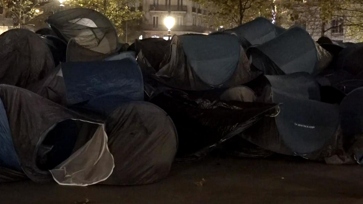 Francia: Enfrentamientos en París durante una protesta con tiendas de campaña a favor de los refugiados