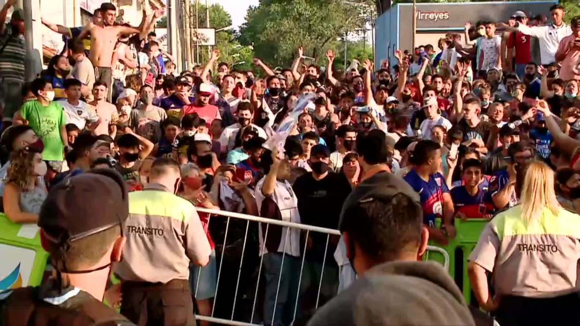 Argentina: Fans gather en masse outside morgue to pay tribute to Maradona