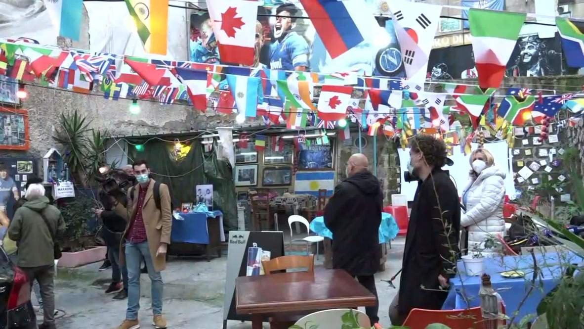 إيطاليا: مدينة نابولي "تبكي" نجمها الأرجنتيني مارادونا