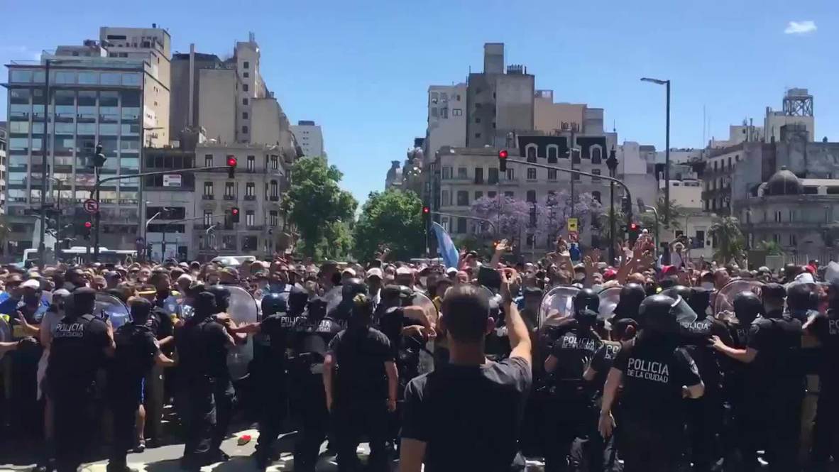 Argentina: Scuffles break out between Maradona fans and police