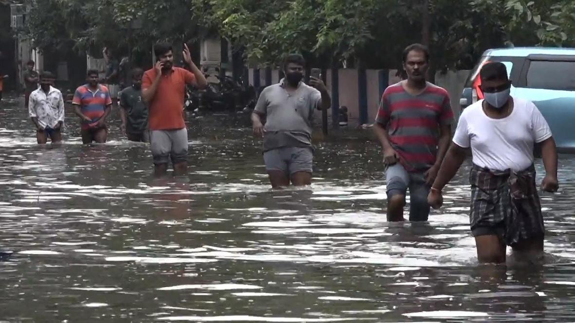 India: Al menos tres muertos a causa del ciclón Nirav, que ha inundado las calles de Chennai