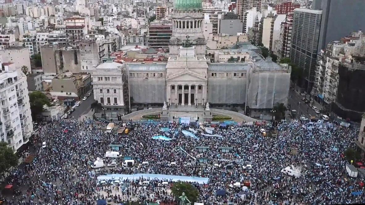 Argentina: Miles de personas marchan contra el derecho al aborto en Buenos Aires