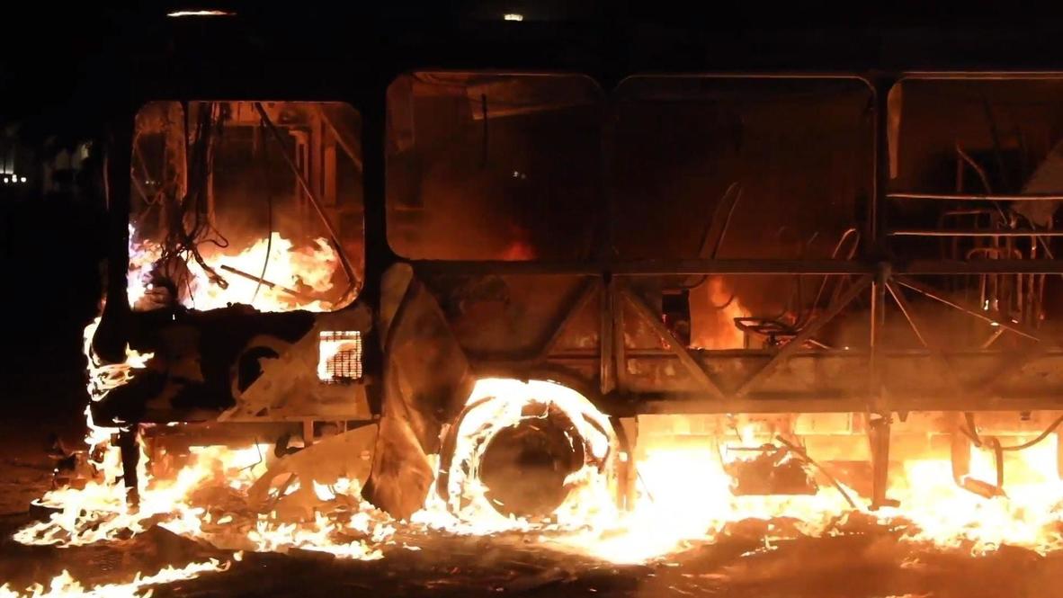 Guatemala: Protesters burn bus at massive anti-government demo
