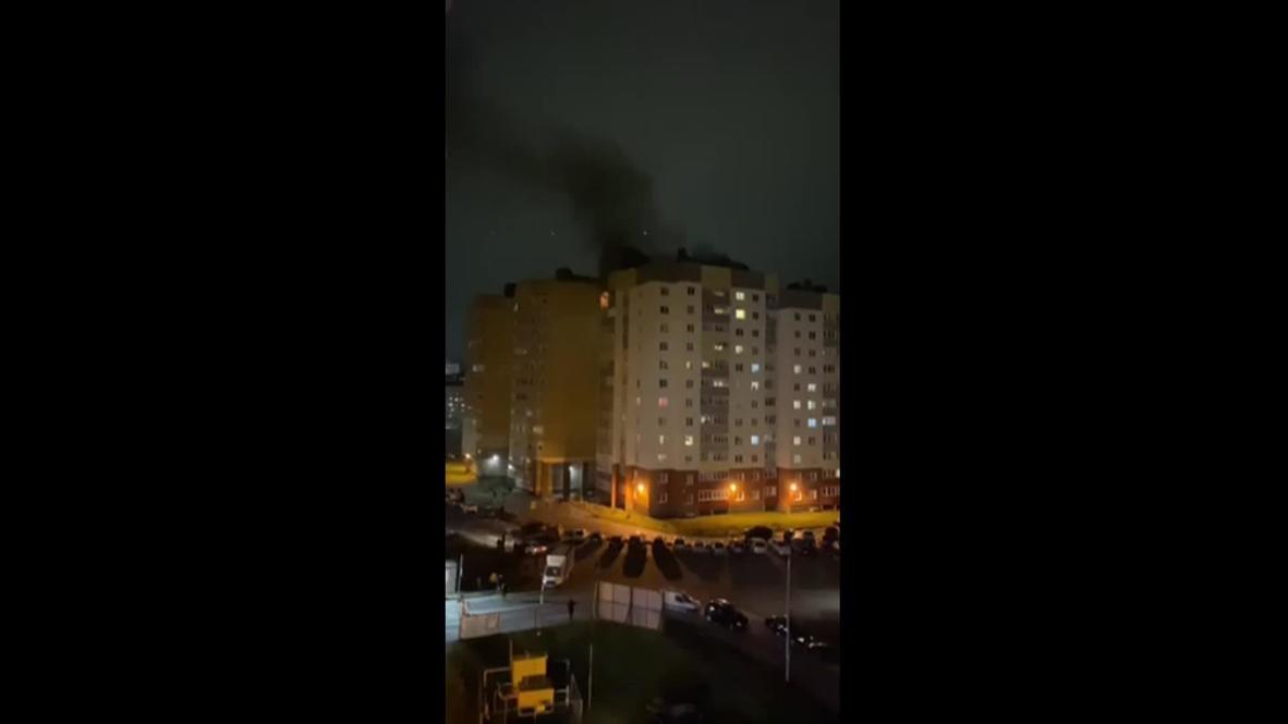 Россия: Во Всеволожске после хлопка газа в квартире многоэтажного дома случился пожар