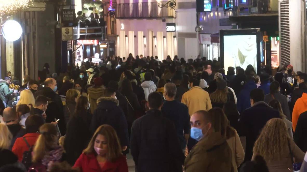 Spain: Madrid centre crowded as Christmas season kicks off amid COVID spread