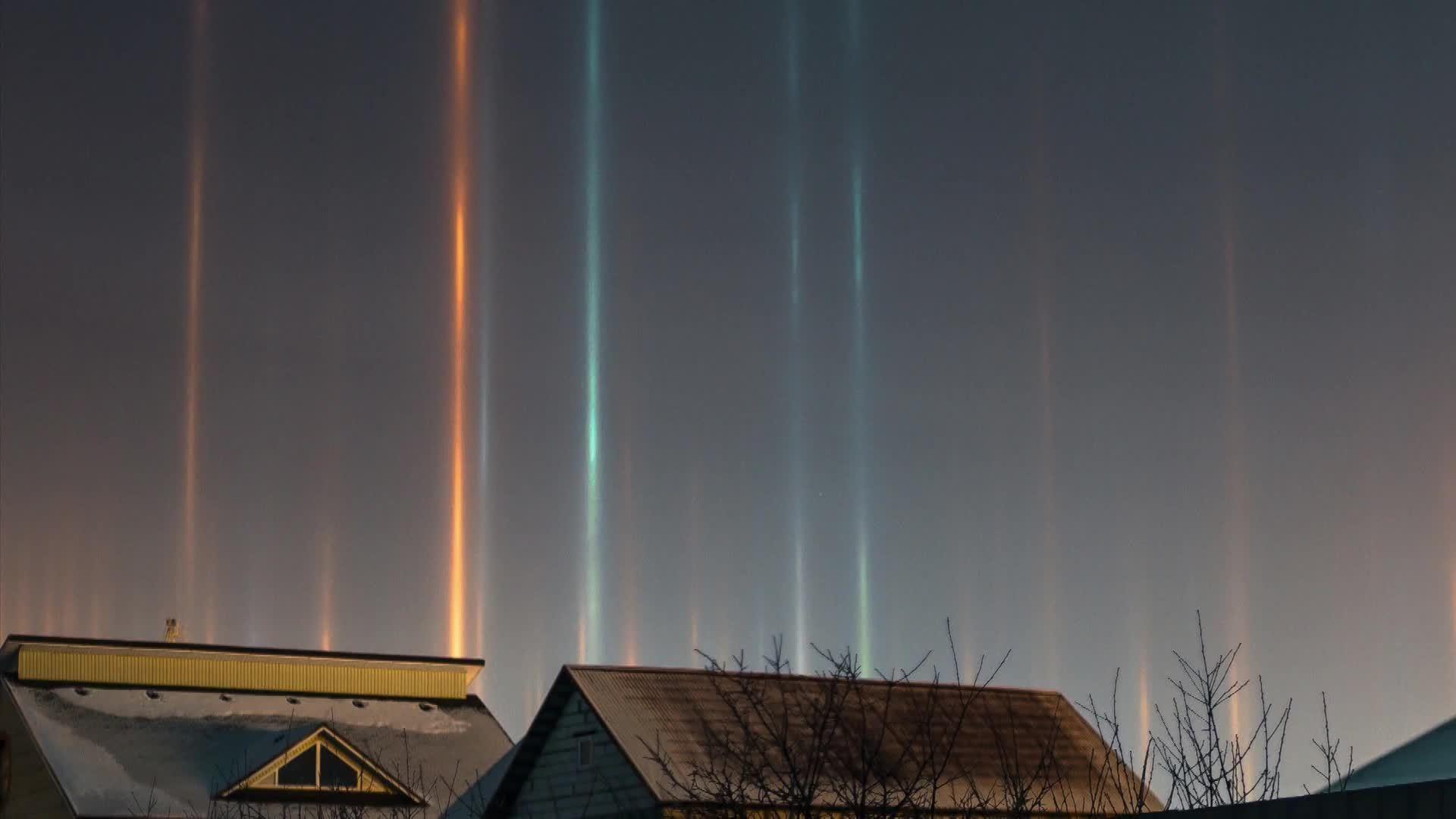 Russia Beautiful light pillars illuminate night sky in Tyumen Video