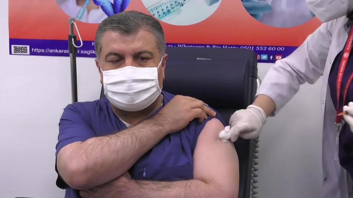 Turkey: Health Minister receives first jab of Chinese vaccine against COVID