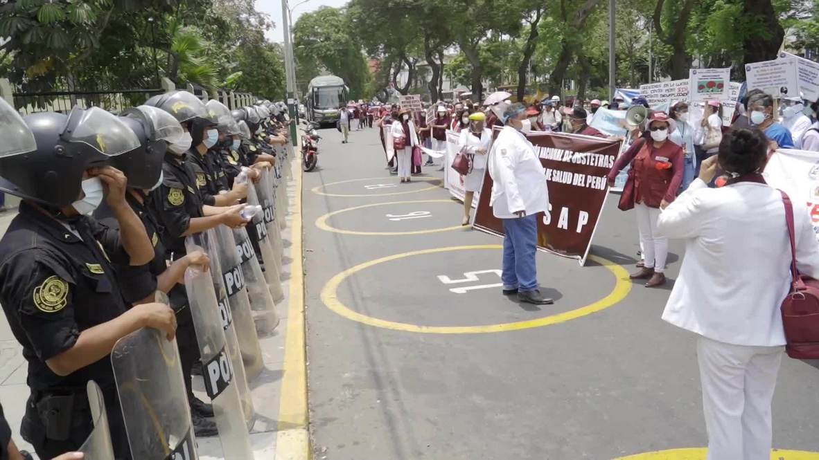 Perú: Médicos inician huelga nacional indefinida mientras el país sufre aumento de casos de covid-19