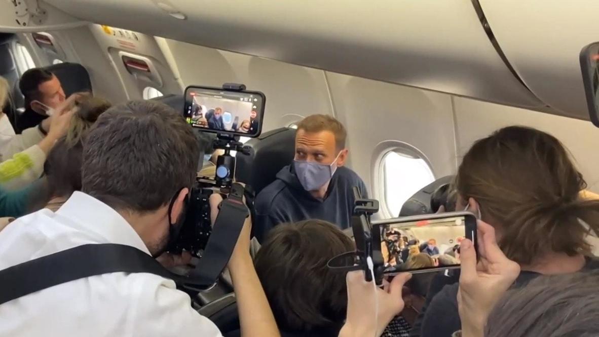 Alemania: Navalny embarca en el avión que le llevará a Moscú en el aeropuerto de Berlín
