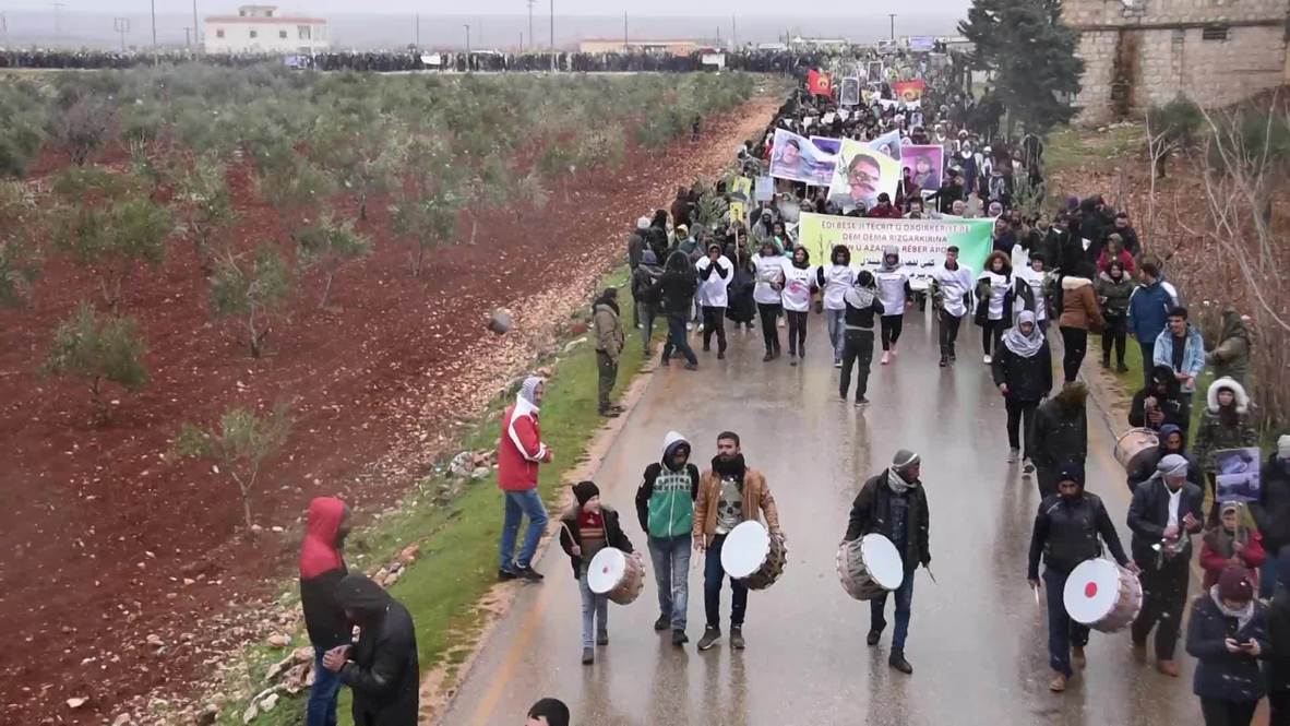 سوريا: آلاف النازحين من عفرين يتظاهرون في الذكرى الثالثة للعملية العسكرية التركية