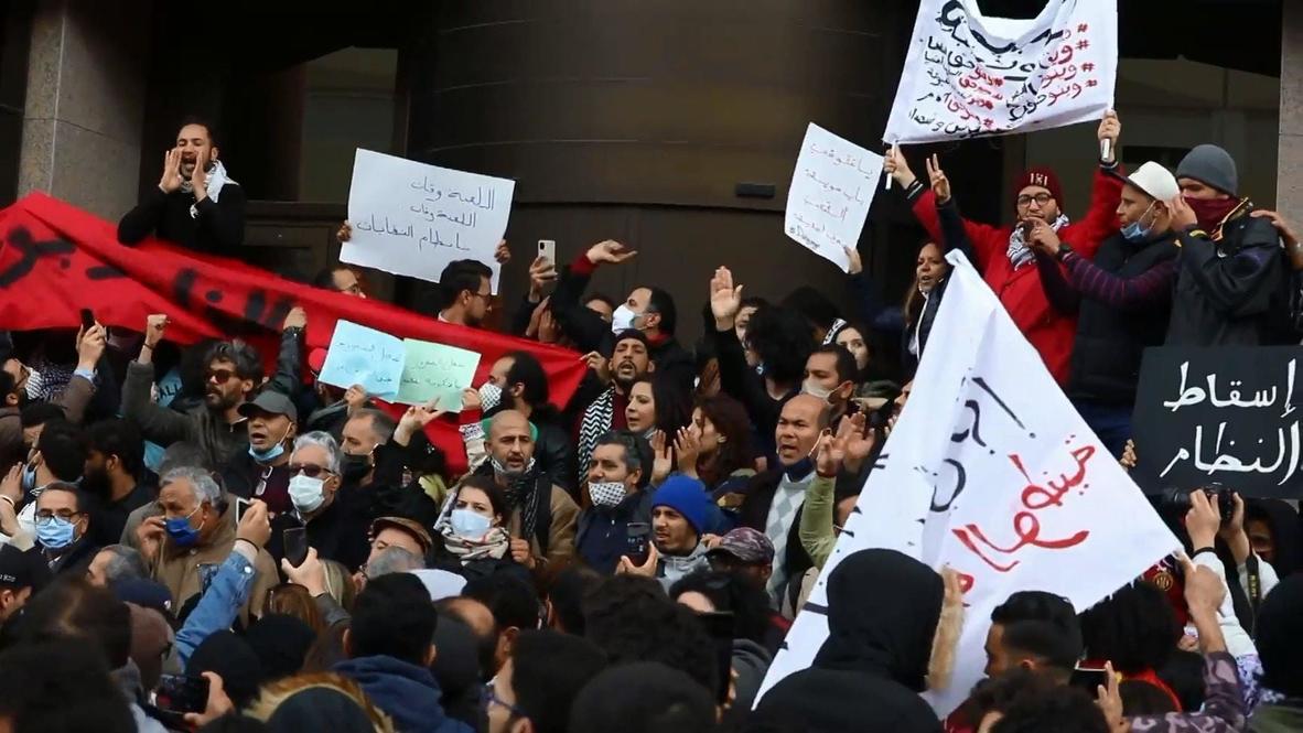 تونس: تواصل الاحتجاجات في العاصمة رغم حظر الحكومة للمظاهرات