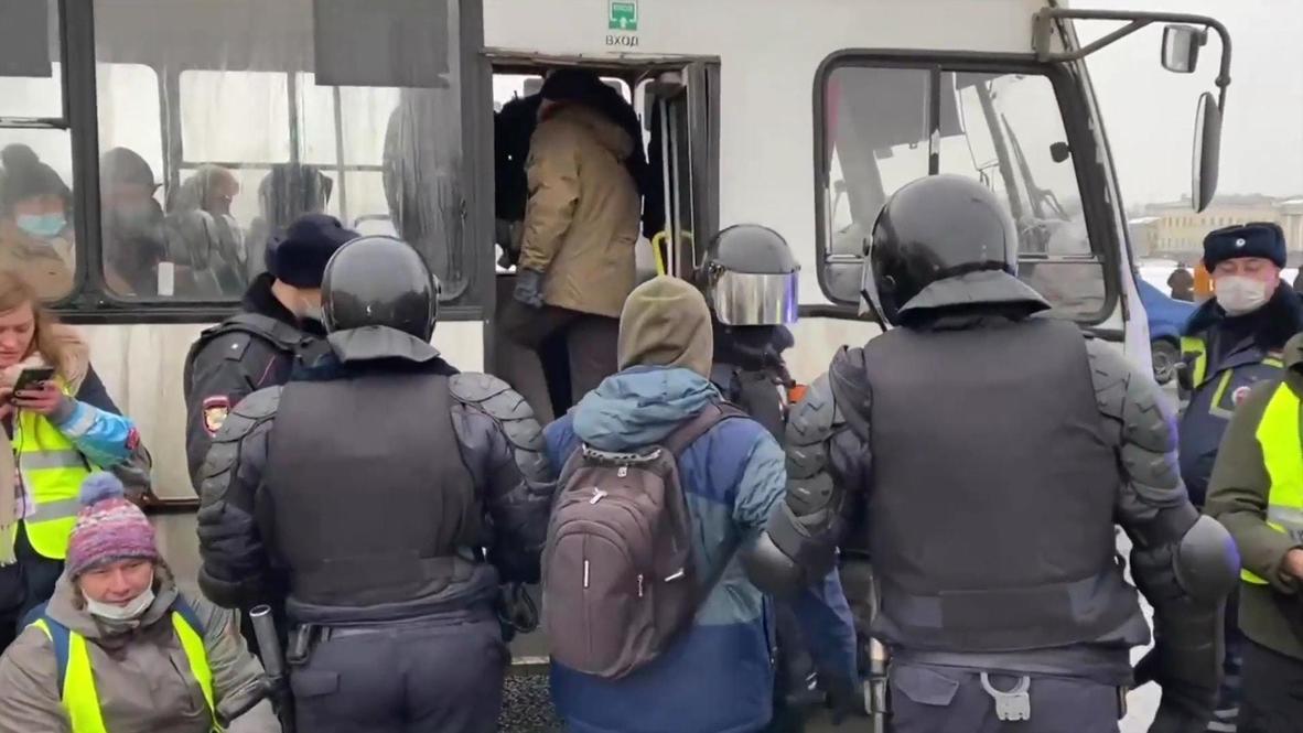 Россия: Протестующие перекрыли улицы в центре Санкт-Петербурга