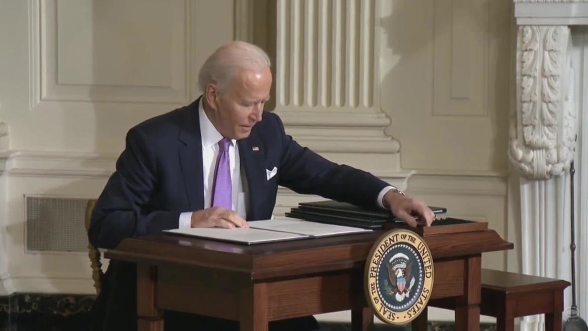 USA: Biden signs executive orders to promote racial equity