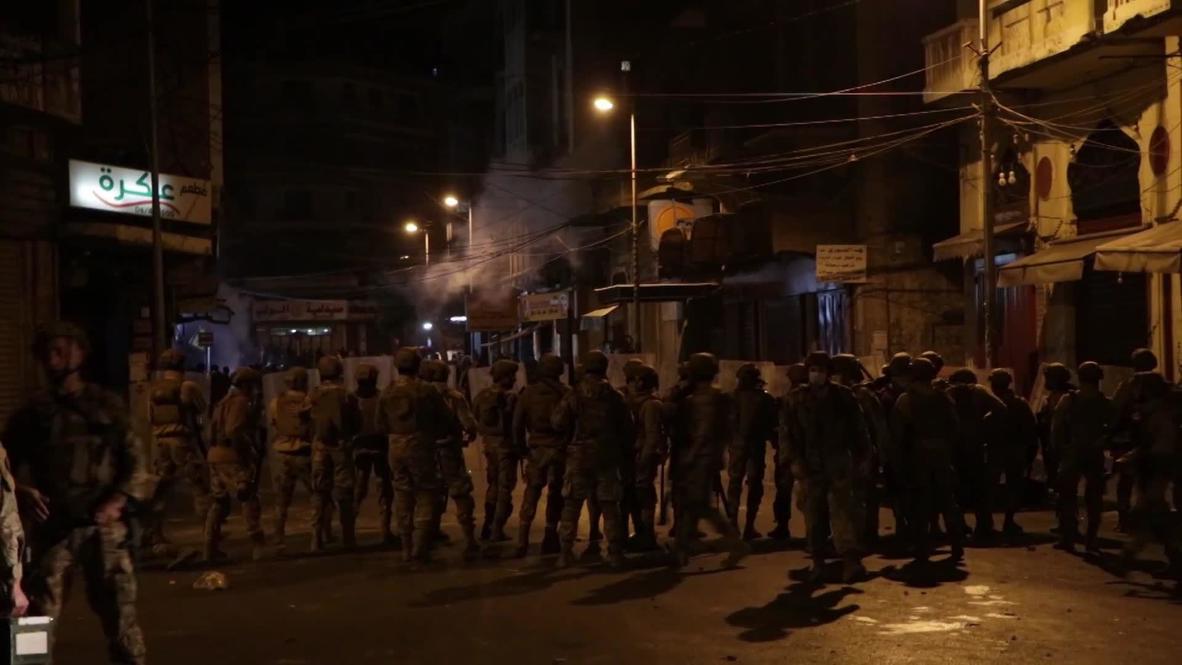 لبنان: اندلاع اشتباكات بين المتظاهرين وقوات الأمن لليلة الثانية على التوالي جراء الإغلاق