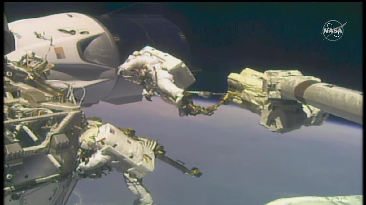 EEI: Astronautas de la Expedición 64 realizan la primera caminata espacial del año