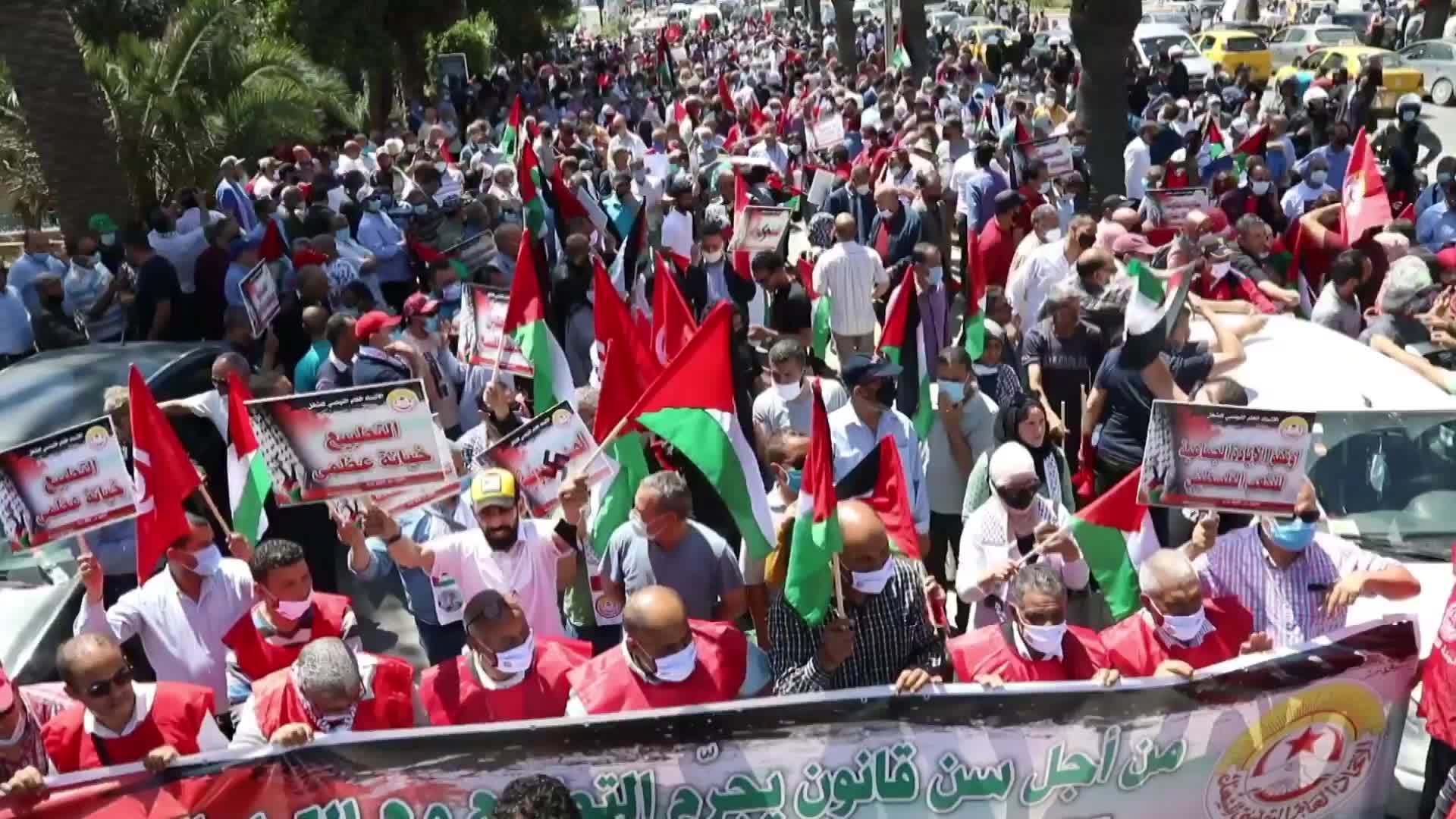 Tunisia Protesters march in solidarity with Palestinians in Tunis Video Ruptly