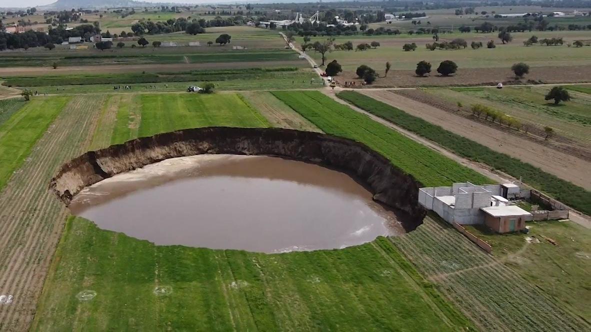 Mexico Giant sinkhole of more than 60 metres in diameter appears near
