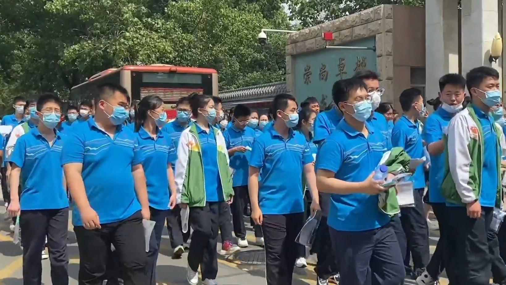 China Hundreds Of Students Take College Entry Exam In Shandong Video 