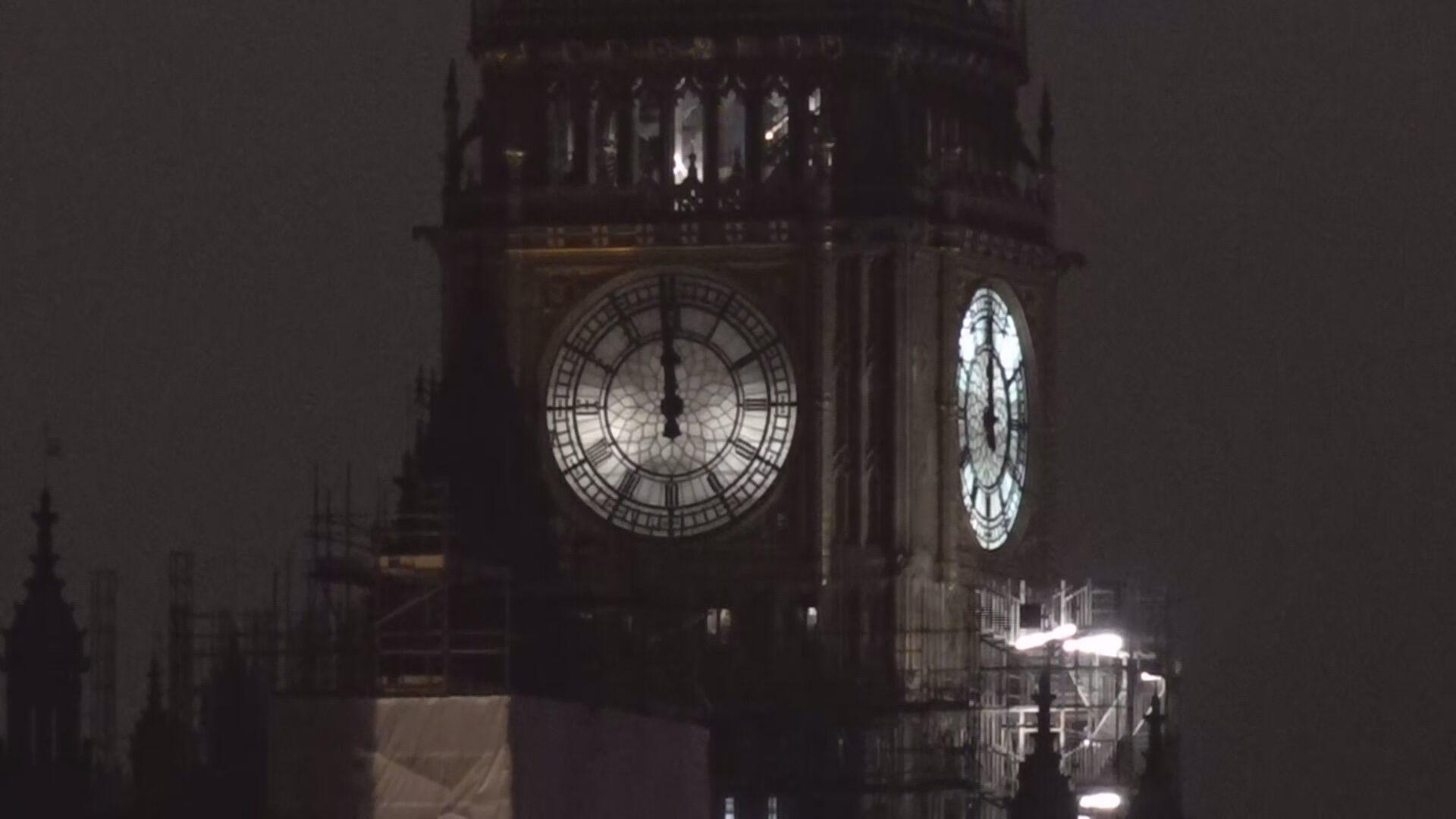 UK Big Ben clock strikes midnight as Londoners in New Year