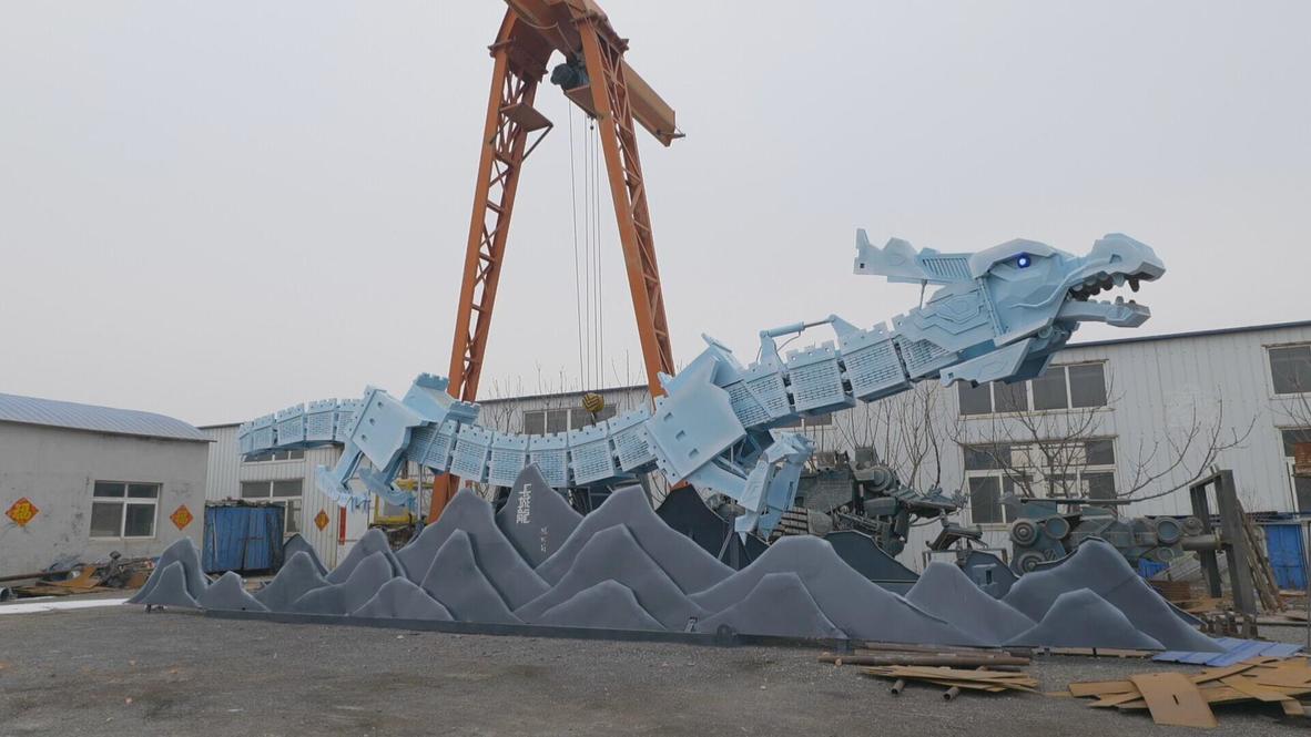 China: Diseñador gráfico crea un dragón mecánico de la Gran Muralla en honor a los JJ.OO. de Invierno