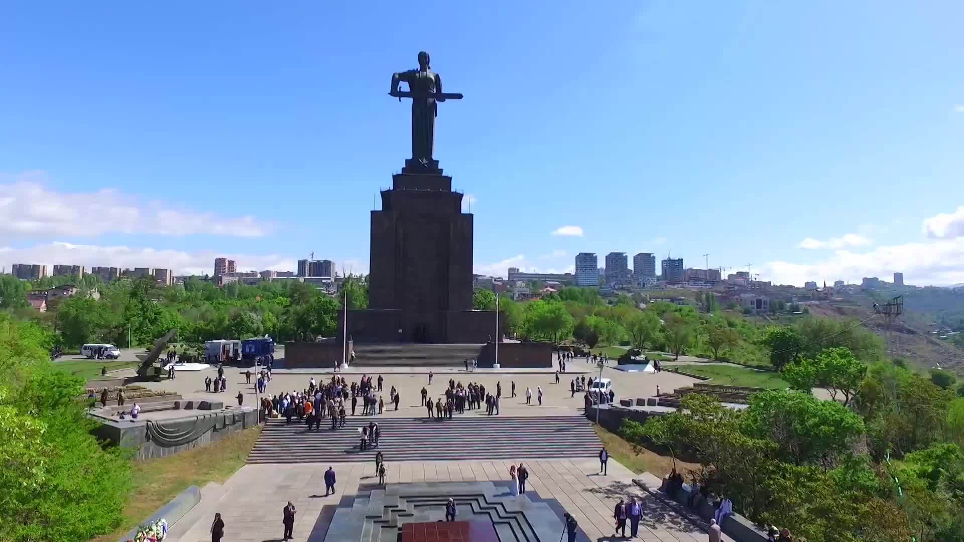 armenia-officials-and-residents-mark-77th-v-day-with-wreath-laying