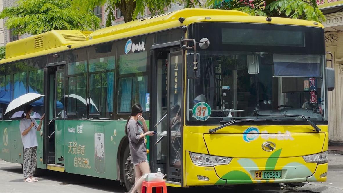 China: Buses used as COVID testing booths to provide comfortable environment for medical staff in Haikou