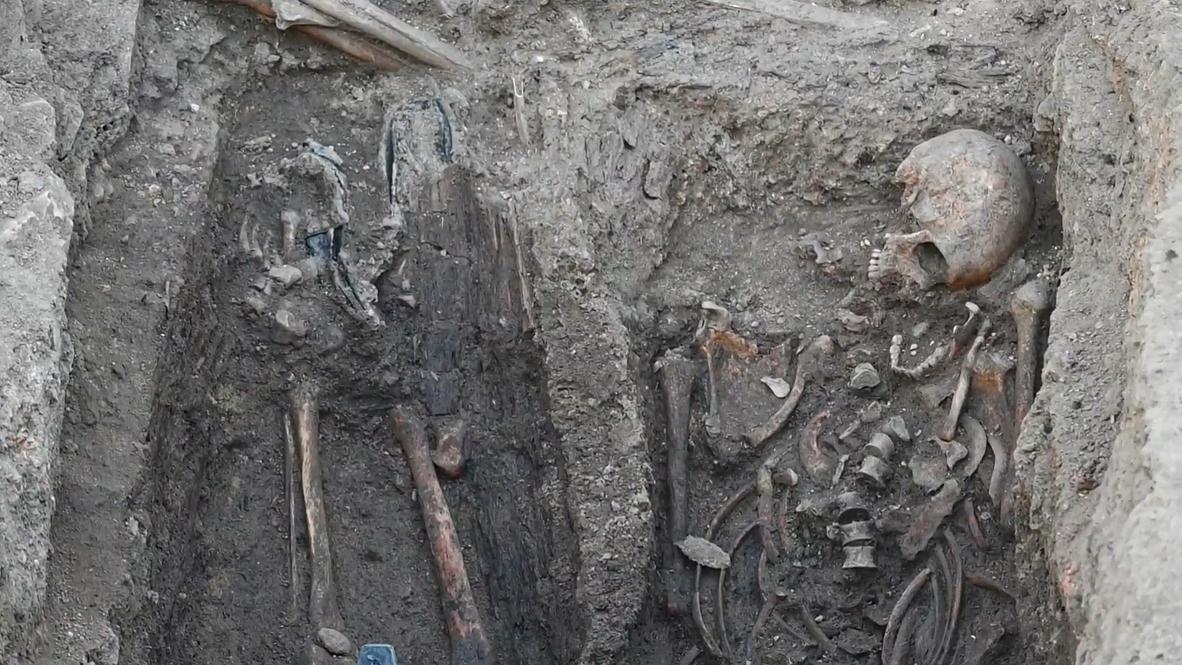 Spain: Archaeologist's team starts exhuming mass grave from Civil War era