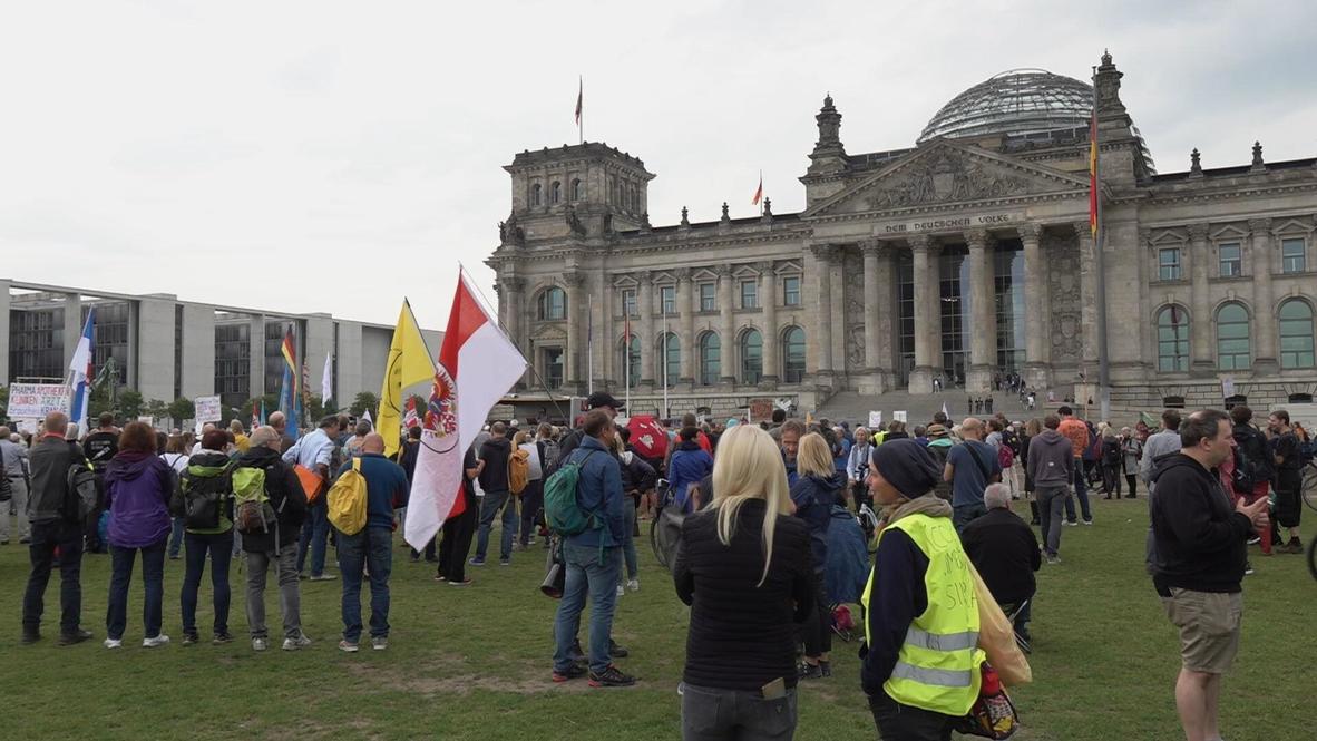 Germany: 'It’s absolutely inhumane’ - Hundreds demonstrate in front of Bundestag as MPs debate new COVID-19 measures