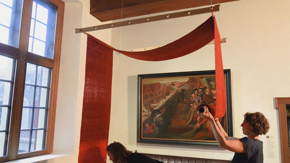 Netherlands: Artist duo recreates textile using immigrants' Golden Age techniques