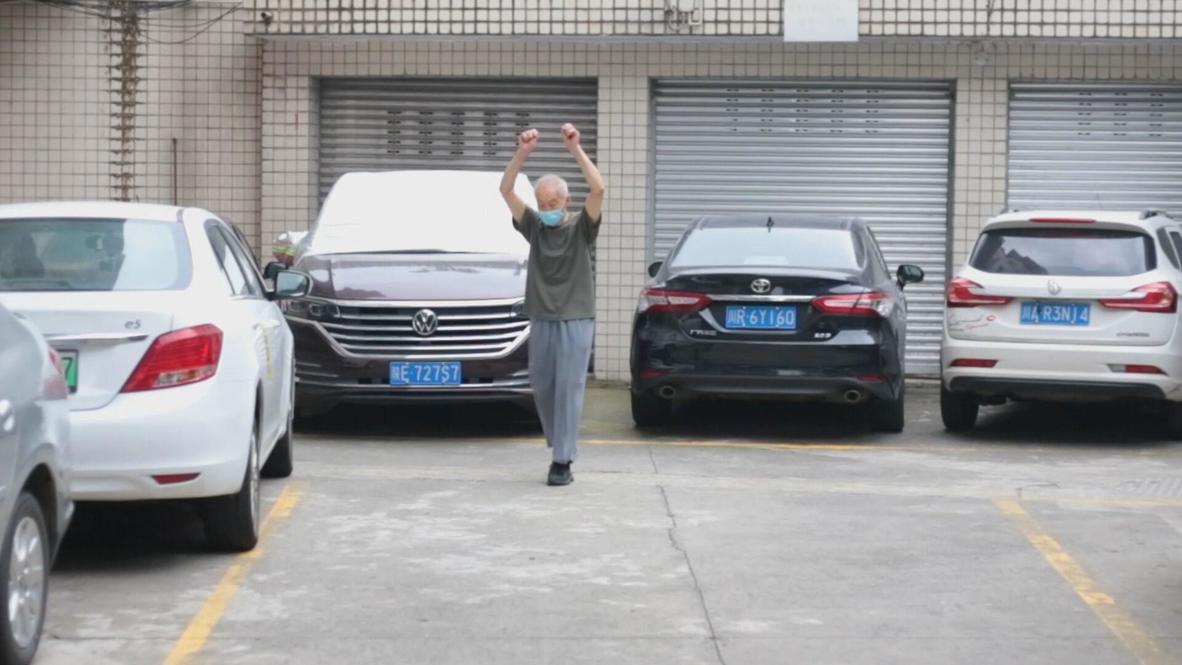 China: Chengdu extends COVID-19 restrictions as authorities conduct additional mass testing
