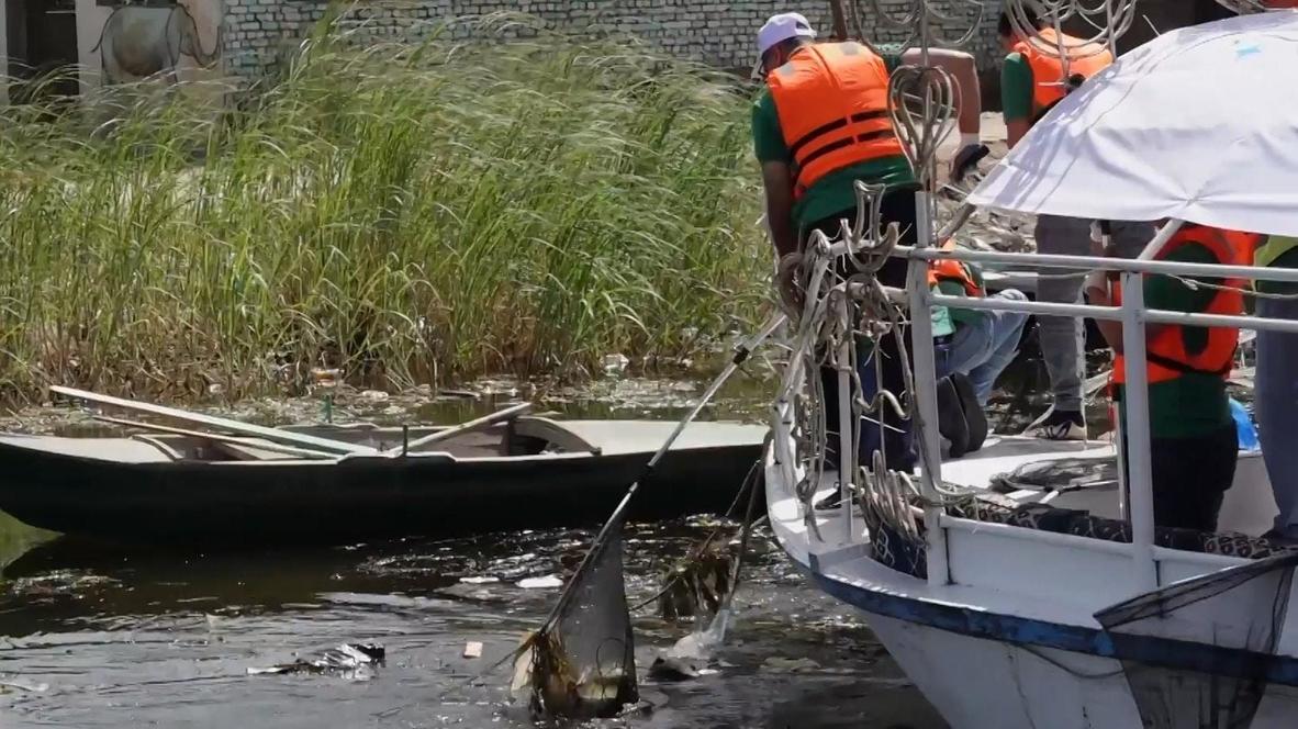 Egypt: Dozens of volunteers clean up the Nile River ahead of COP27 in Cairo
