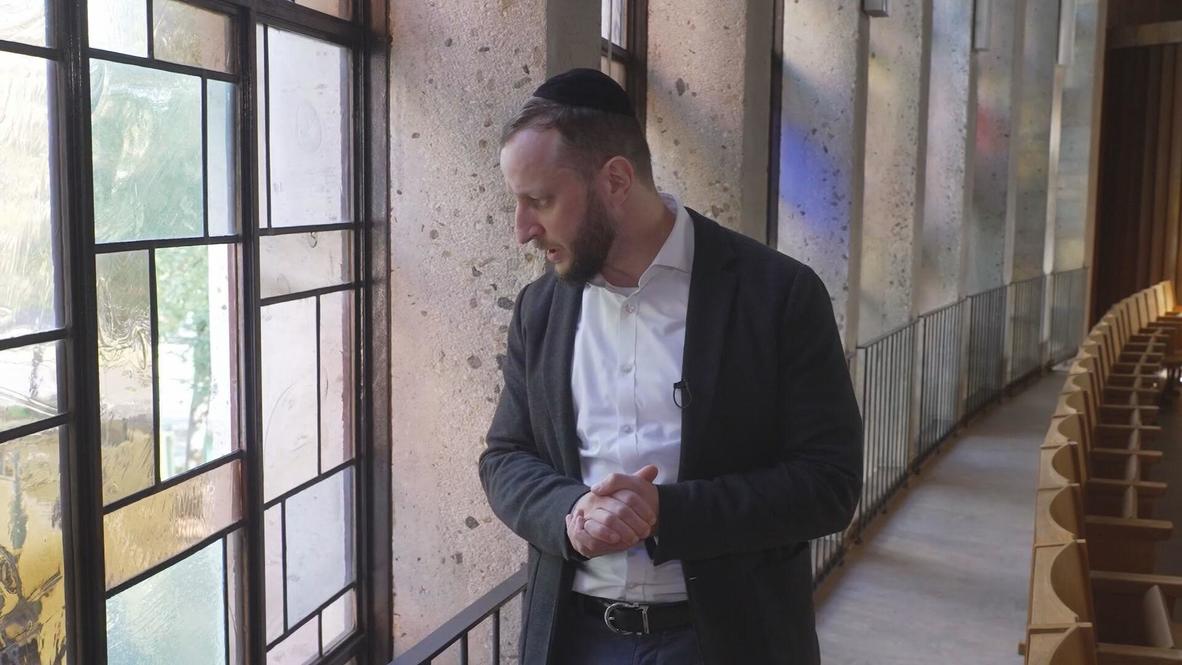 Germany: Window smashed during suspected synagogue attack during Yom Kippur celebrations