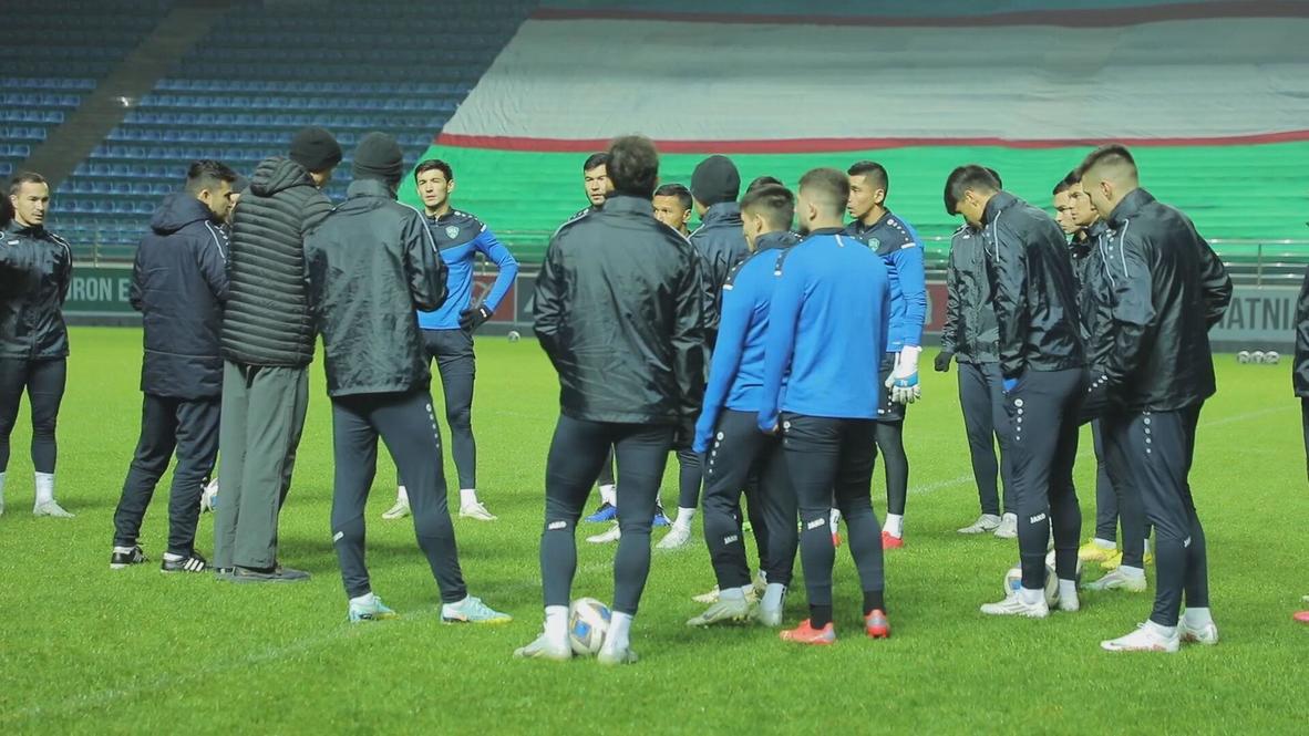 Uzbekistan: Russian and Uzbek football players train ahead of match in Tashkent