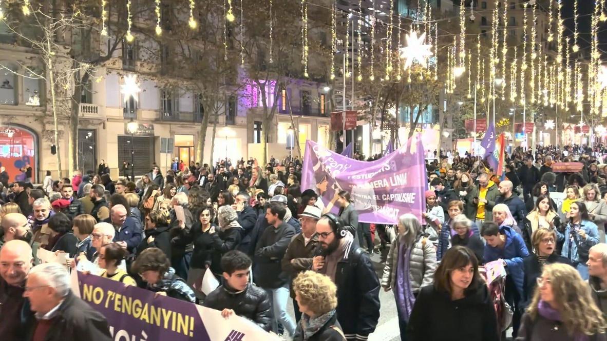 Spain: 'You touch one, you touch us all' - Protesters denounce violence against women in Barcelona