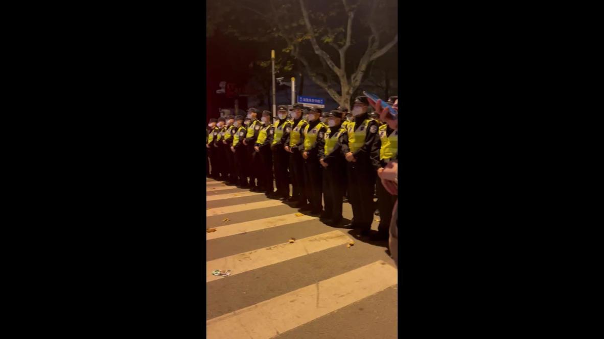 China: Police on Shanghai streets during protests against COVID-19 restrictions