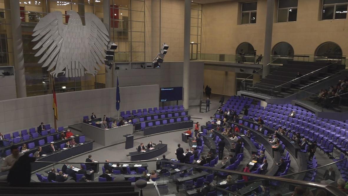 Germany: 'We need to hit Putin's friends where it hurts' - Bundestag votes on bill to enforce sanctions on oligarchs