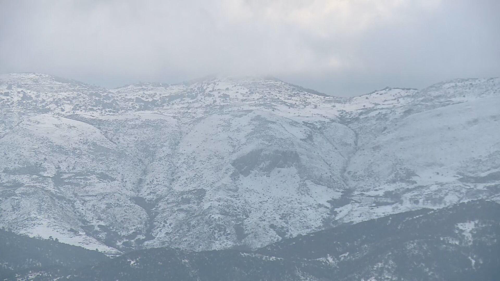 Algeria 'Uniquely wonderful' Visitors enjoy first snow in Sharia