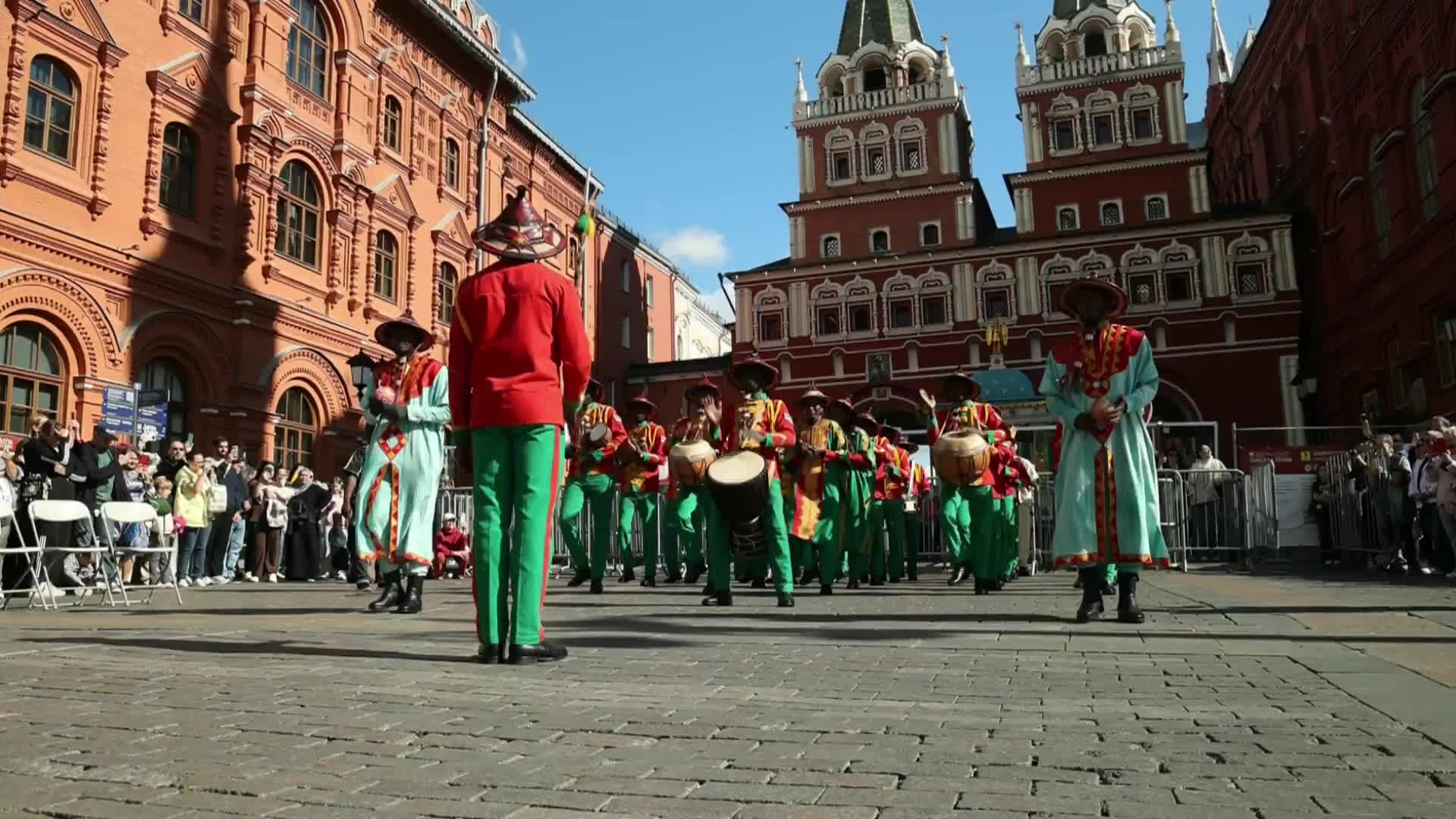 Riot of colours and music! - Presidential Orchestra of Burkina Faso performs at Moscow's Spasskaya Tower festival