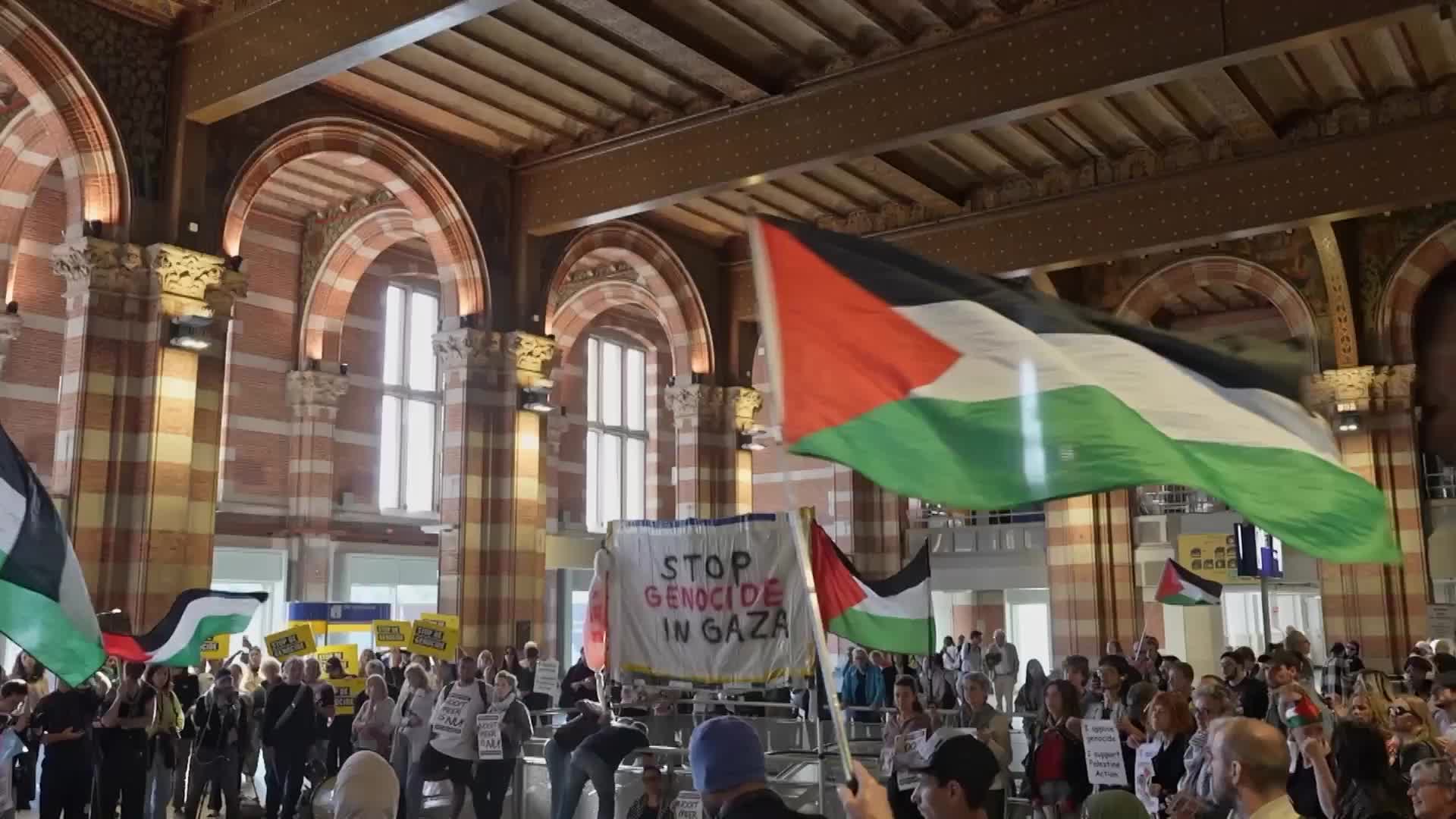 'Stop the genocide!' - Pro-Palestine demonstrators occupy Amsterdam central station, accuse Dutch govt of complicity in Gaza