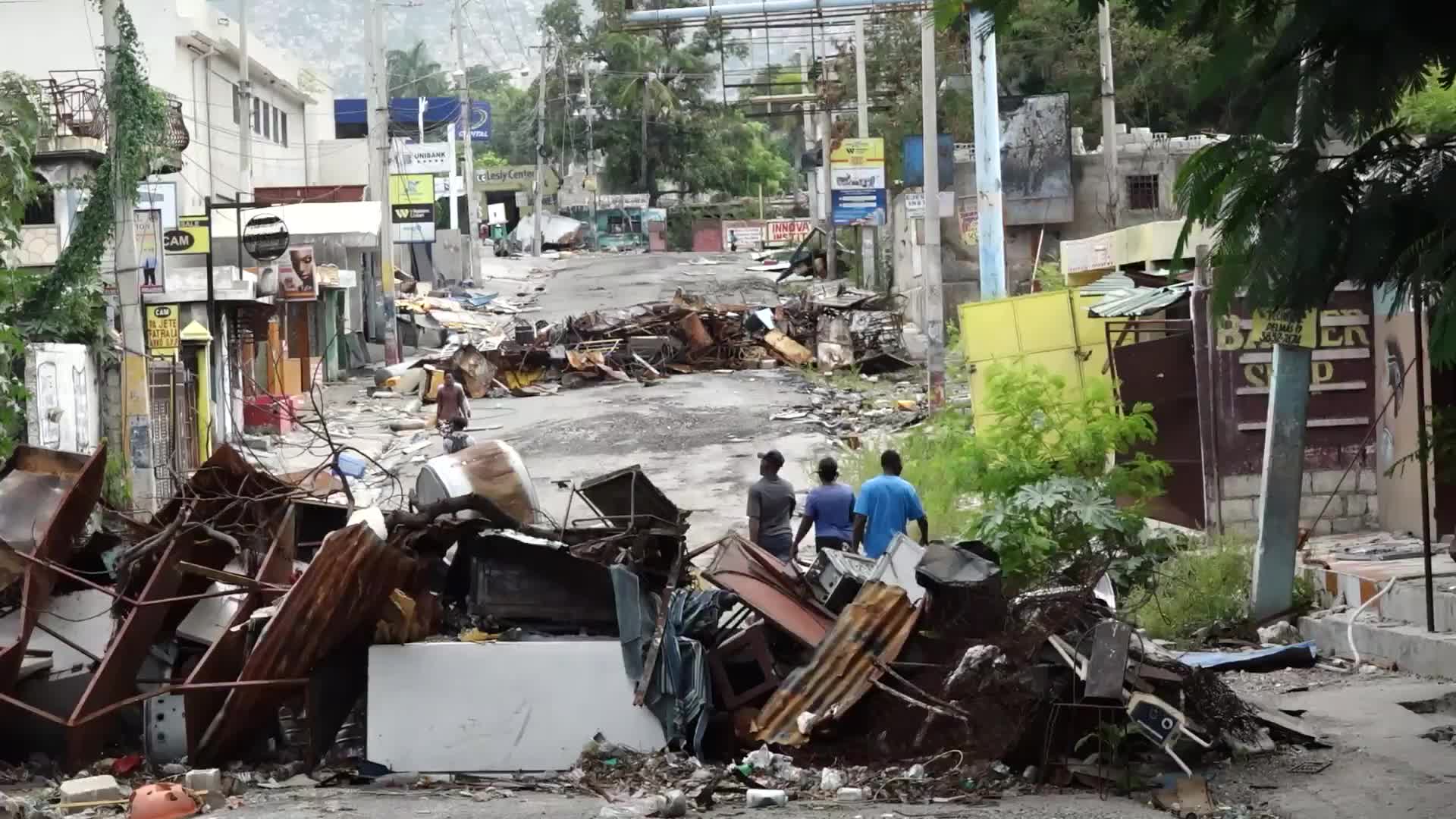 Haiti unrest - Displaced people return to Port-au-Prince homes after gangs withdraw from several districts
