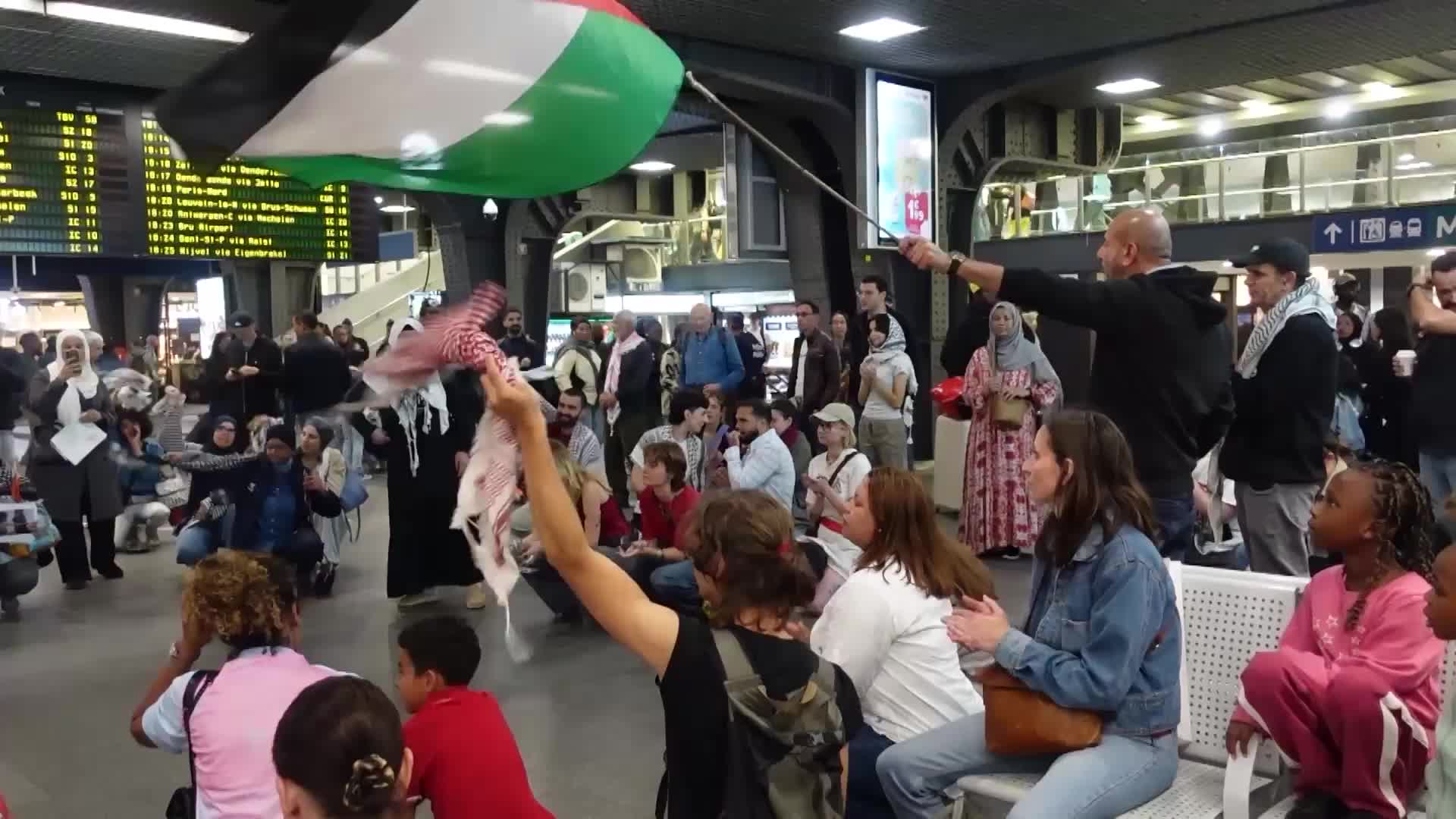 'Europe has failed to stand up!' - Pot-banging pro-Palestine activists bring chaos to Brussels train station
