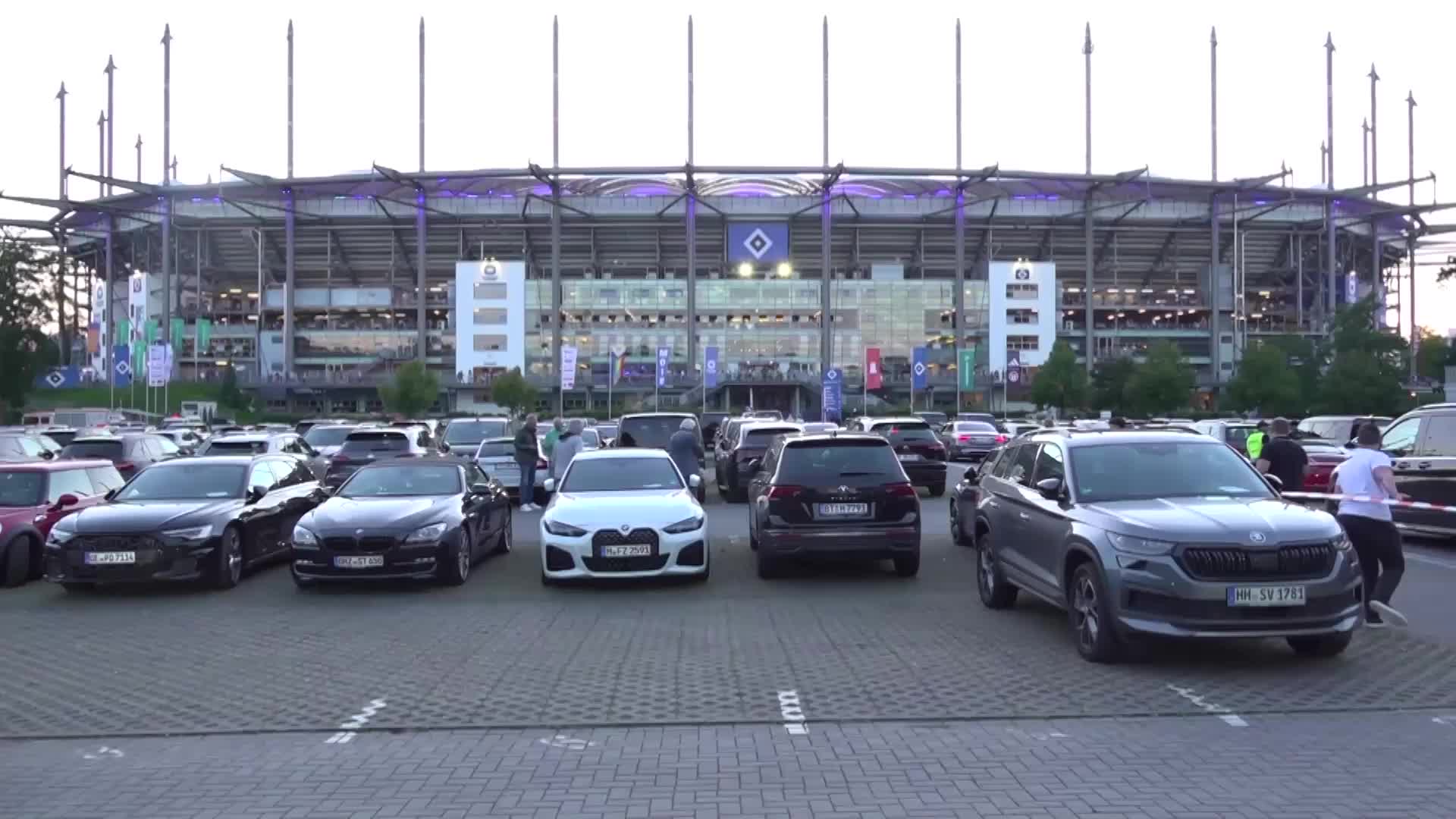 'Would be a tough season' - Fans leave Volksparkstadion in silence as Hamburg suffer 2-0 defeat to city rivals St Pauli in Bundesliga